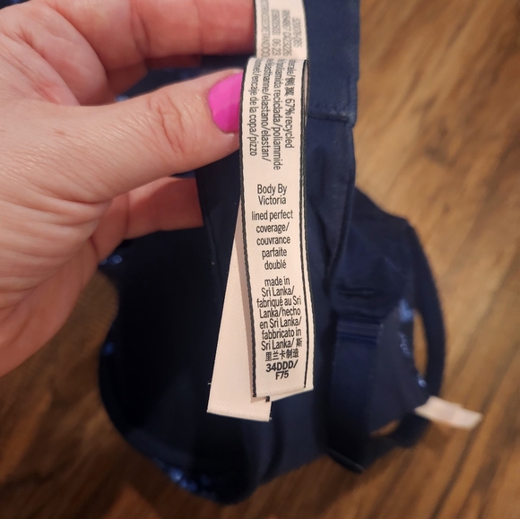 New Victoria Secret blue lace bra - Picture 5 of 6